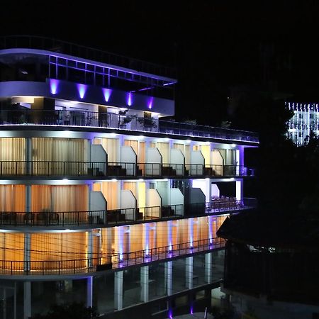 Sky View Grand Hotell Kandy Exteriör bild