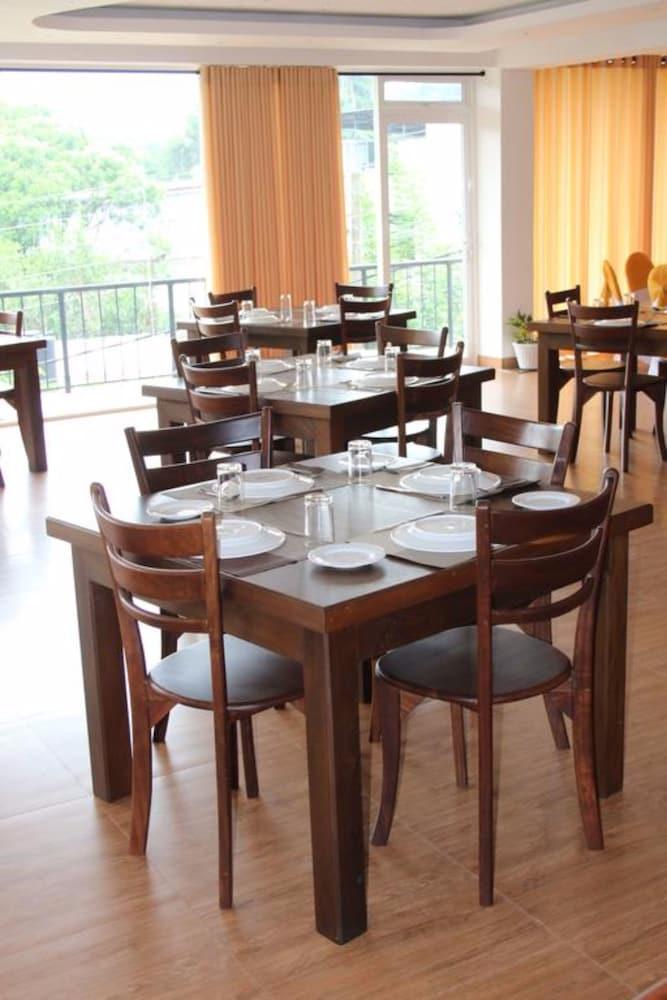 Sky View Grand Hotell Kandy Exteriör bild