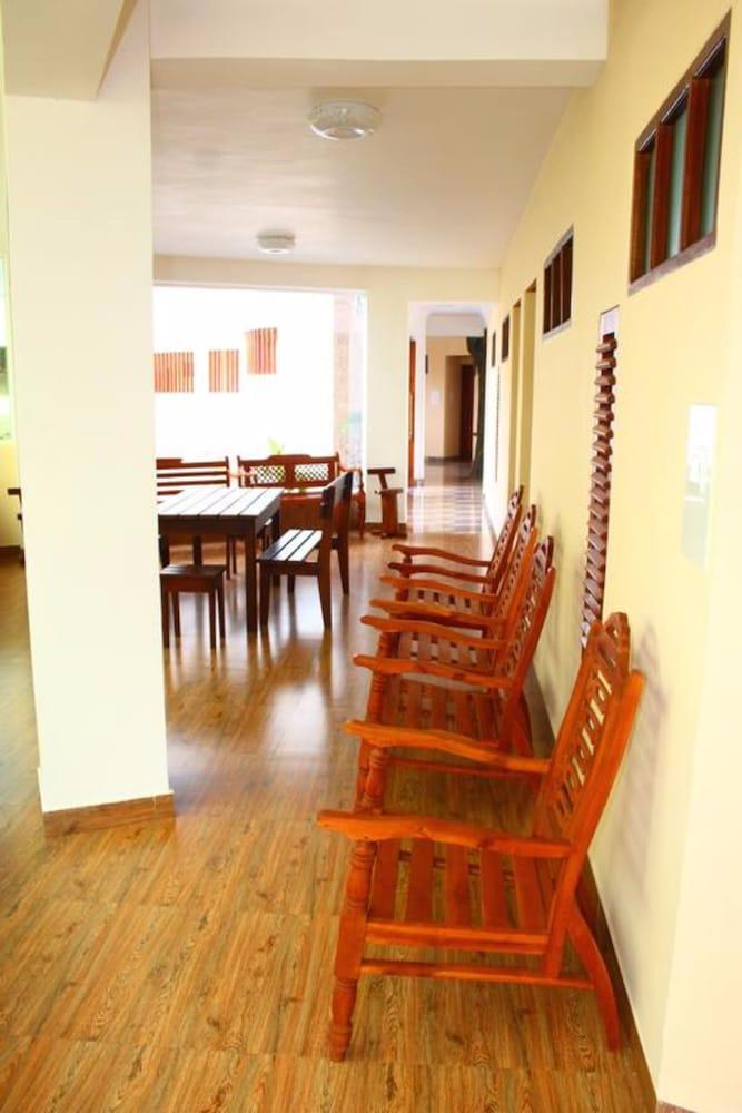 Sky View Grand Hotell Kandy Exteriör bild