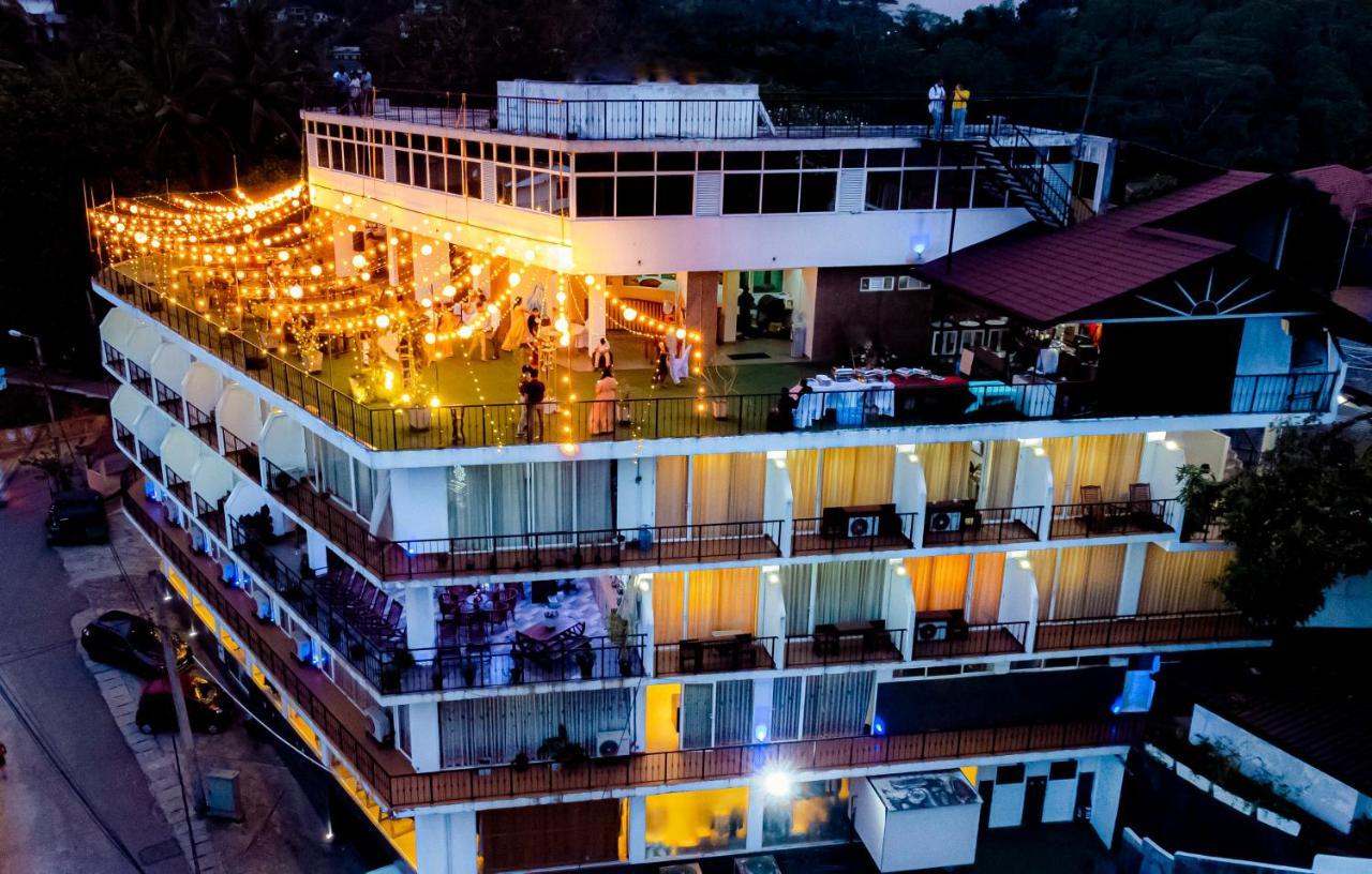 Sky View Grand Hotell Kandy Exteriör bild