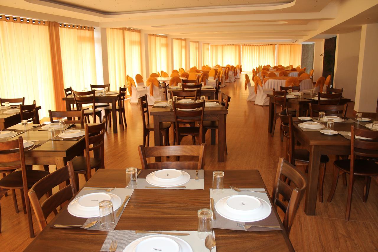 Sky View Grand Hotell Kandy Exteriör bild