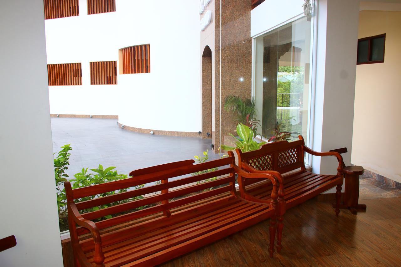 Sky View Grand Hotell Kandy Exteriör bild